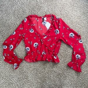 NWT Red blue floral H&M ruffle crop top size 2